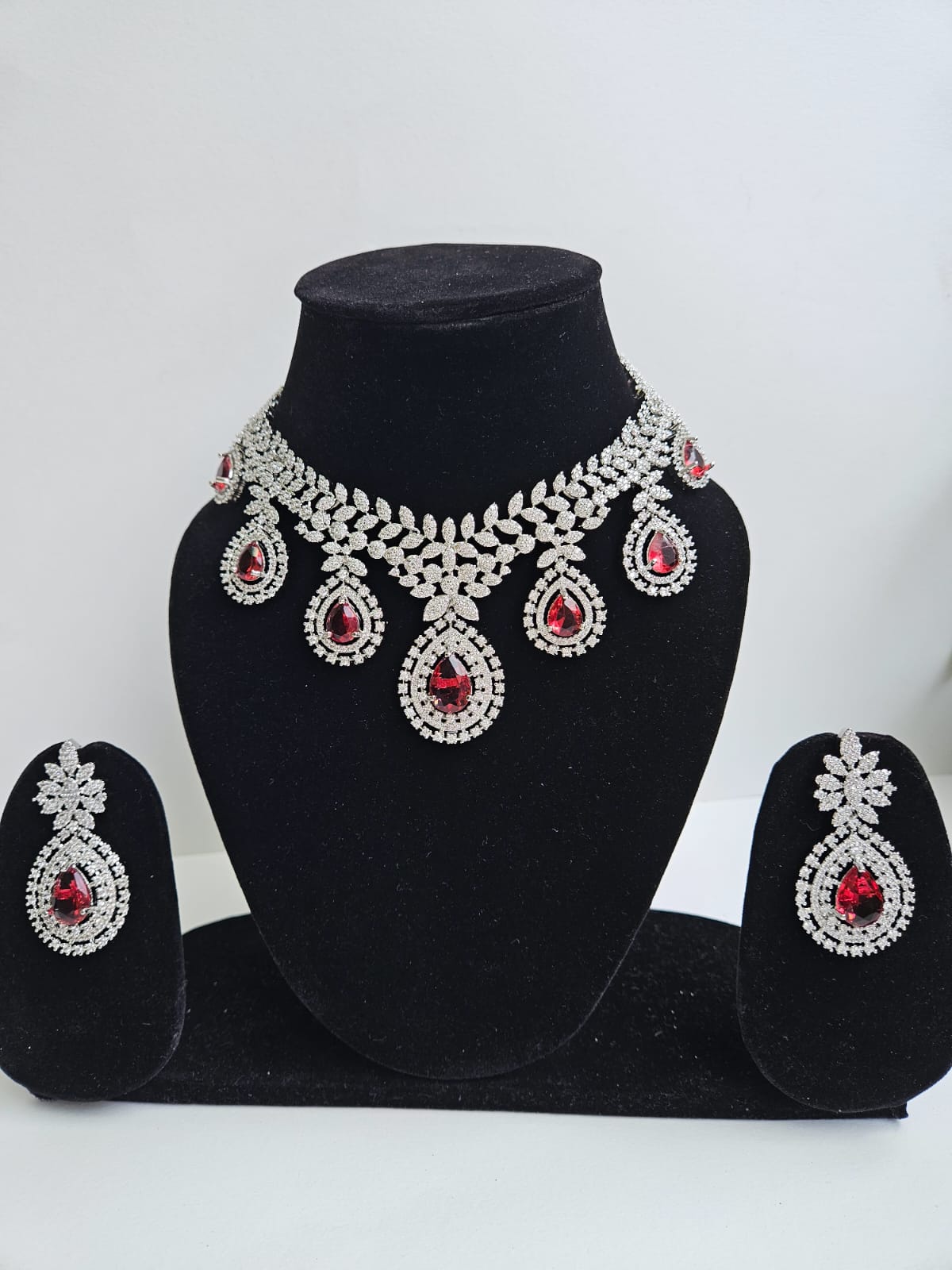 Crimson Royale Diamond Necklace Set