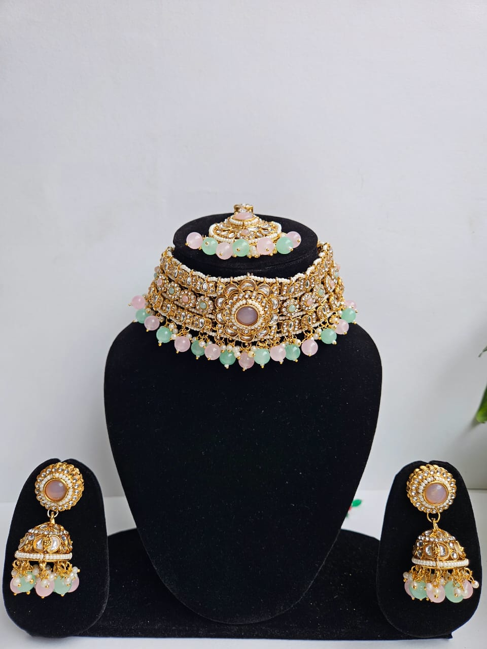 Multicolour Crown Grandeur – Kundan Choker Set