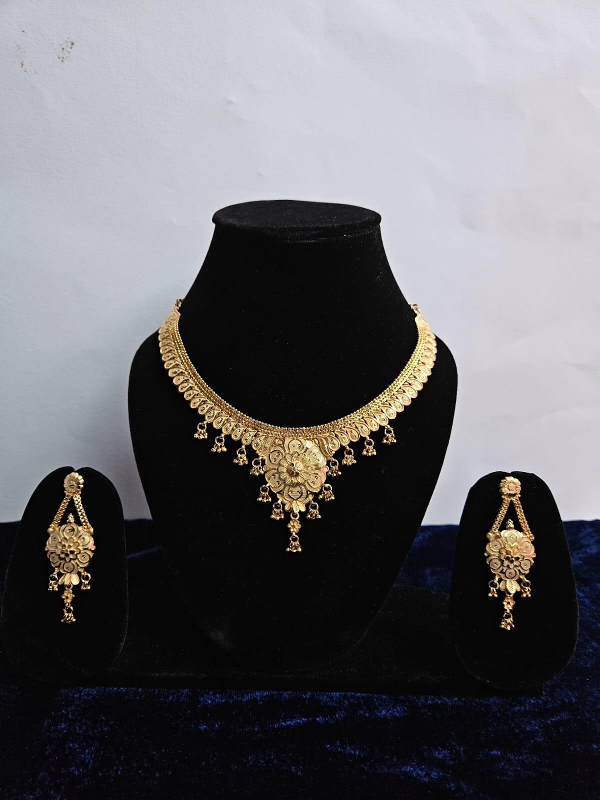 Golden Blossom Necklace Set