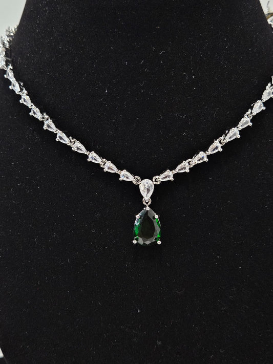 Emerald Whisper - Minimalist Diamond Necklace Set