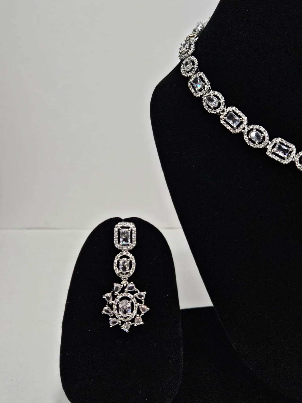 Celestial Bloom – Diamond Lotus Necklace Set