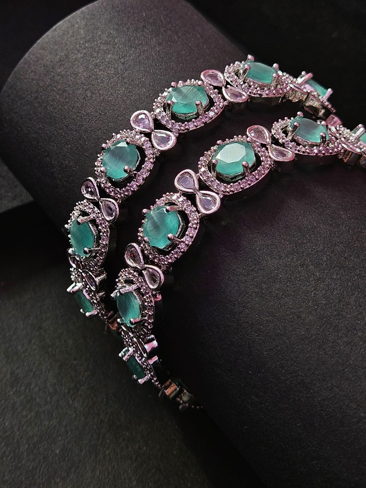 Royal Emerald Radiance Bangles