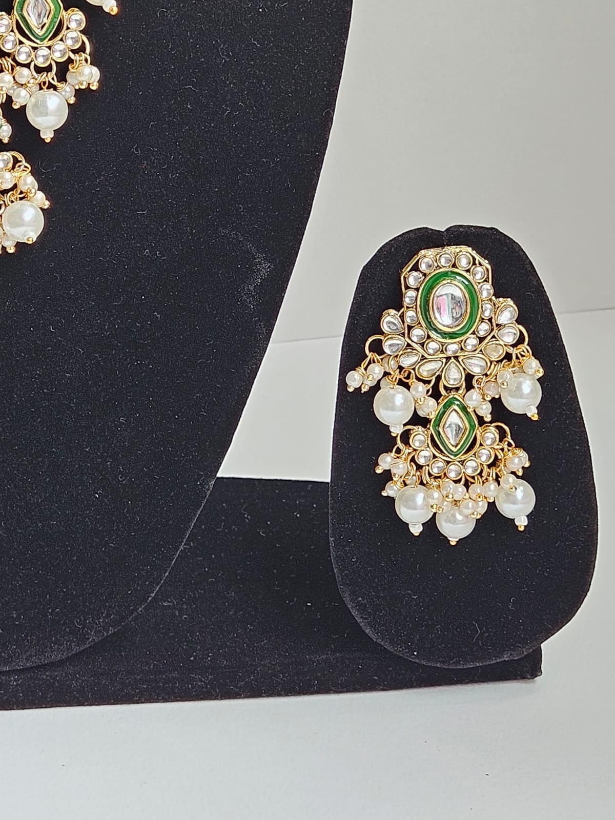 Emerald Queen Kundan Pearl Choker Set