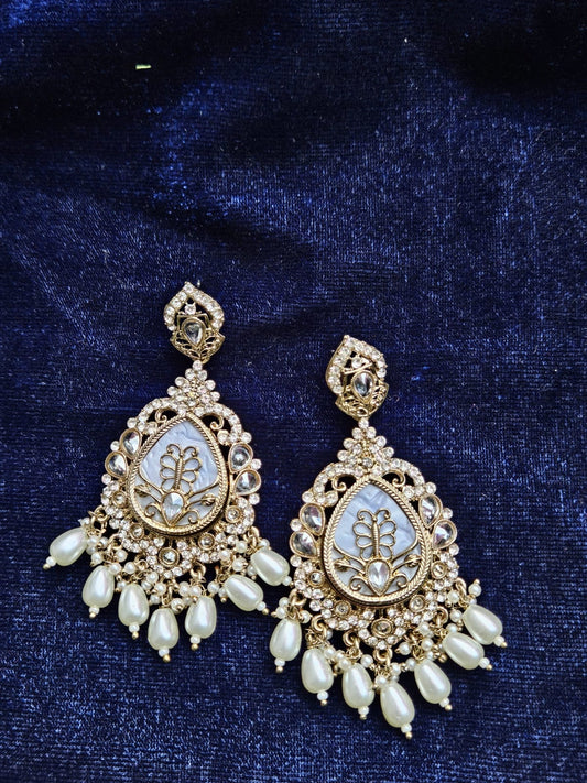 Teardrop Kundan Pearl Earrings – Timeless Elegance