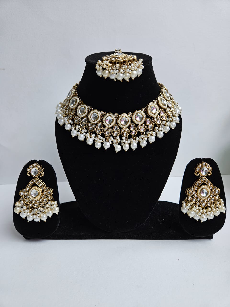 Royal Pearl Radiance – Kundan Choker Set