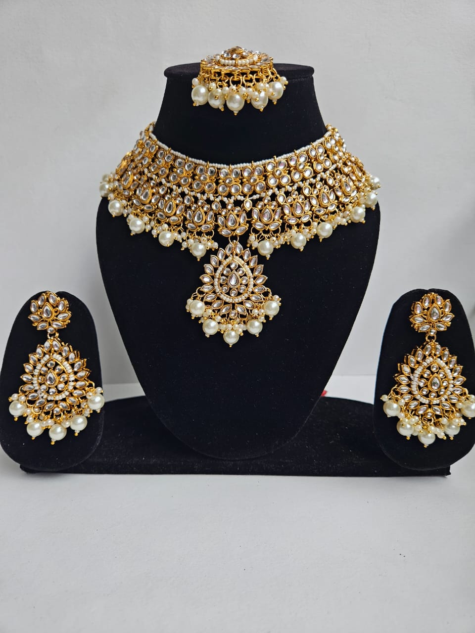 Regal Pearl Bloom – Kundan Bridal Necklace Set