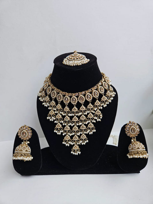 Golden Majesty – Kundan & Pearl Heritage Set
