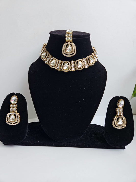 Regal Teardrop – Classic Kundan Choker Set