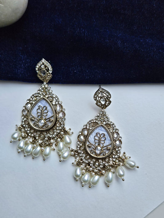 Teardrop Kundan Pearl Earrings – Timeless Elegance