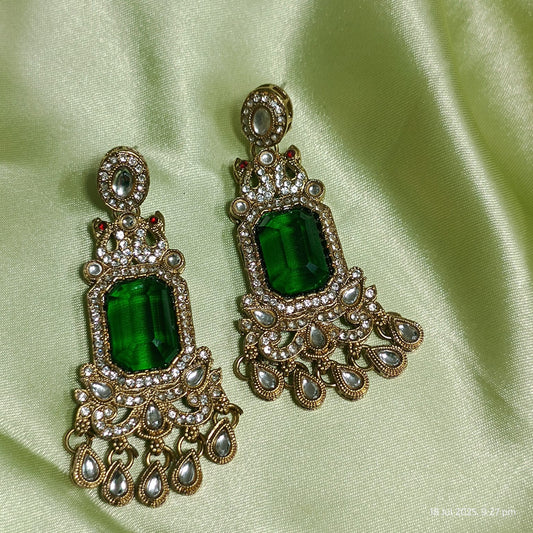 Emerald Royale Kundan Earrings with Antique Finish