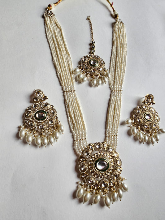 "Exquisite Kundan & Pearl Round Pendant Necklace Set"