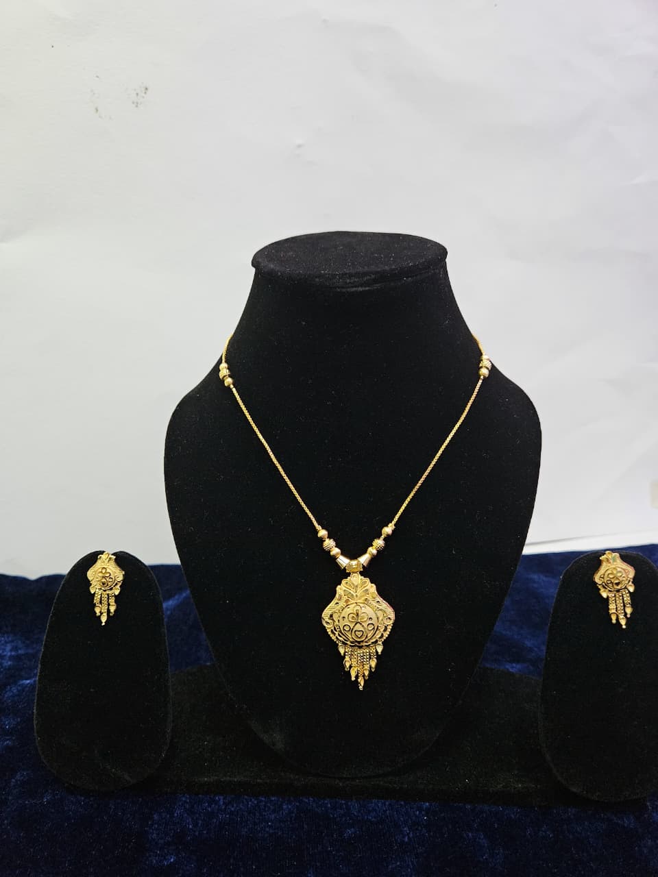 Royal Heritage Gold Pendant Set