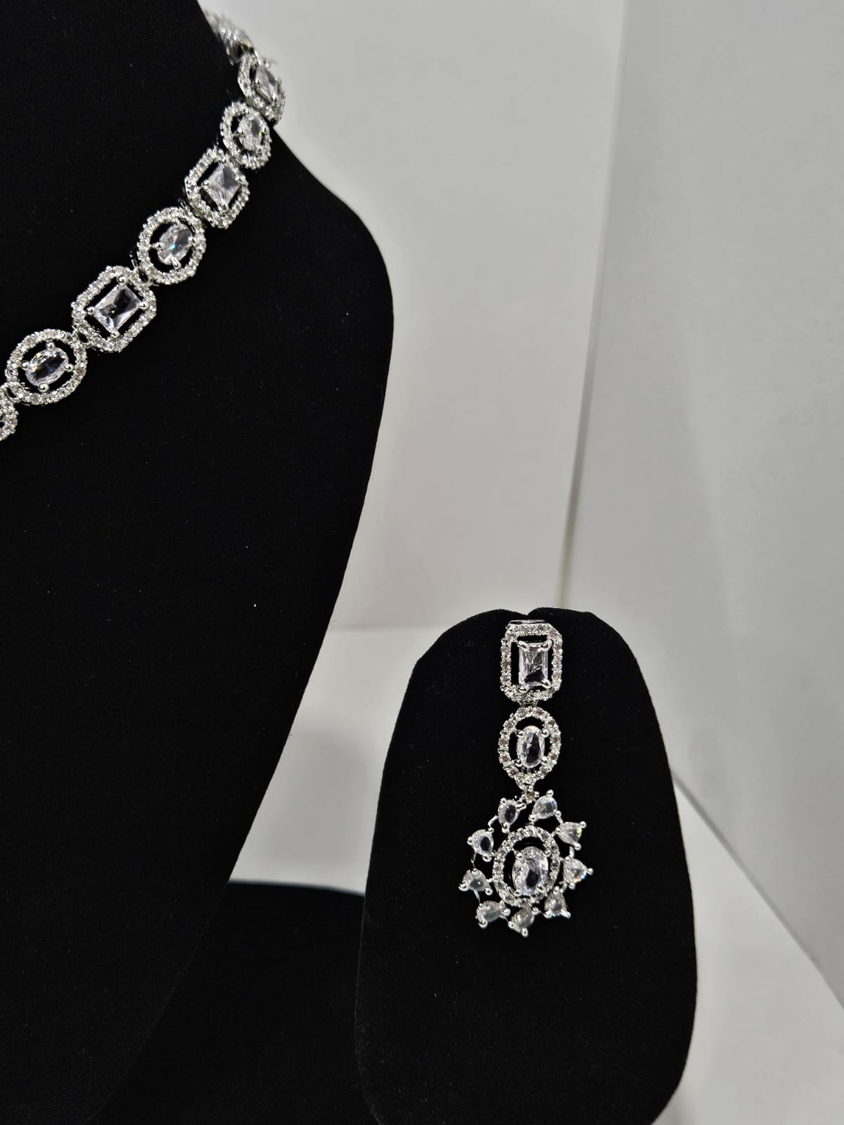Celestial Bloom – Diamond Lotus Necklace Set